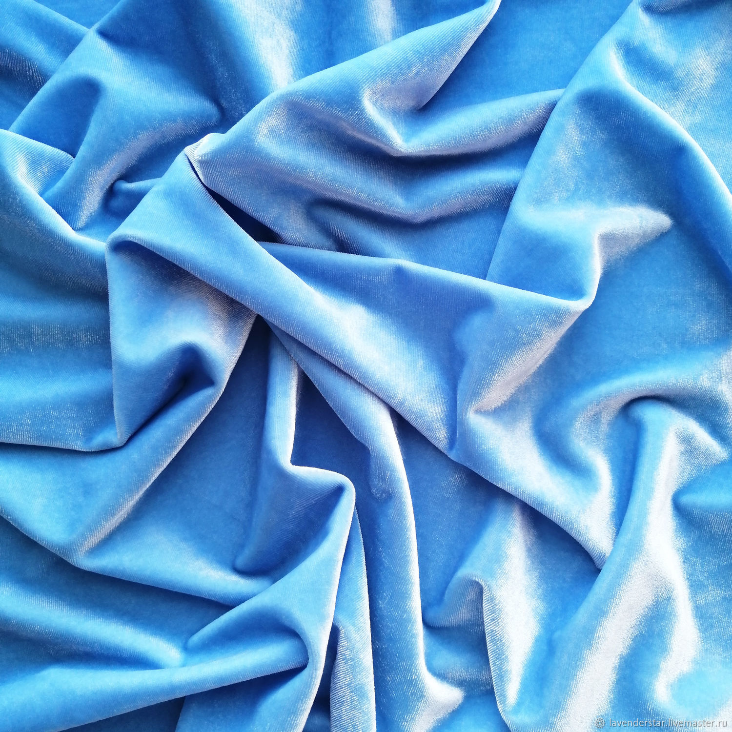 Бархат стрейч голубой. Бархат вельвет велюр. Синий бархат ткань. Небесный бархат. Mons 185 синий бархат.