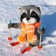 Енот лыжник. Игрушка из войлока. Мягкие игрушки. Наталья Горшкова. Забавные игрушки. Интернет-магазин Ярмарка Мастеров.  Фото №2