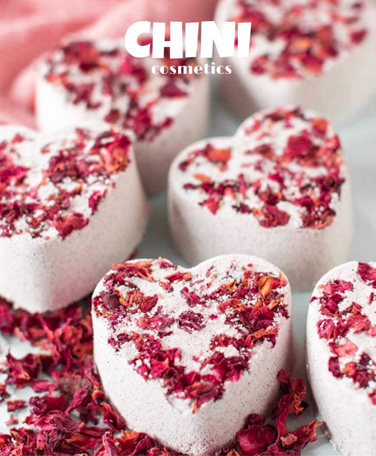 Bath heart. Бомбочки с лепестками роз. Бомбочки для ванны с лепестками роз. Бомбочки для ванны сердечки.