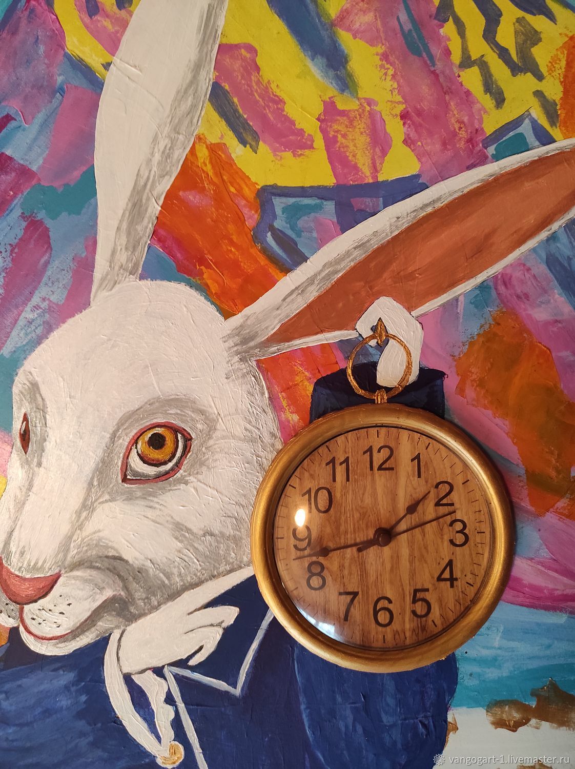 Часы кролика из сказки Алиса в стране чудес