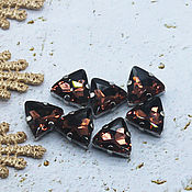Crystals: Rhinestones-sequins Peridot 5h5 mm sewn 10 PCs