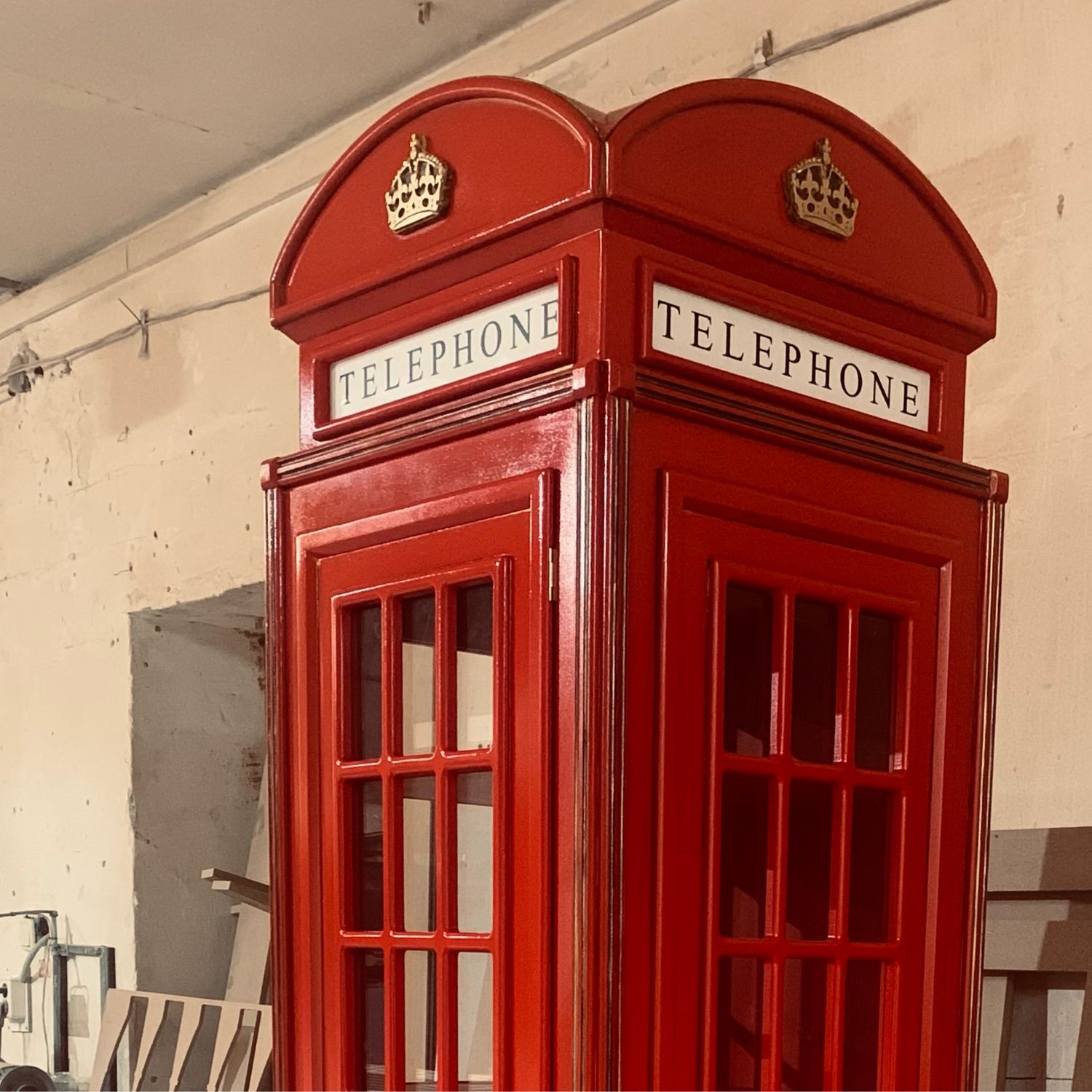 Телефонная будка лондон мебель