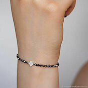 Elegant bracelet made of black spinel