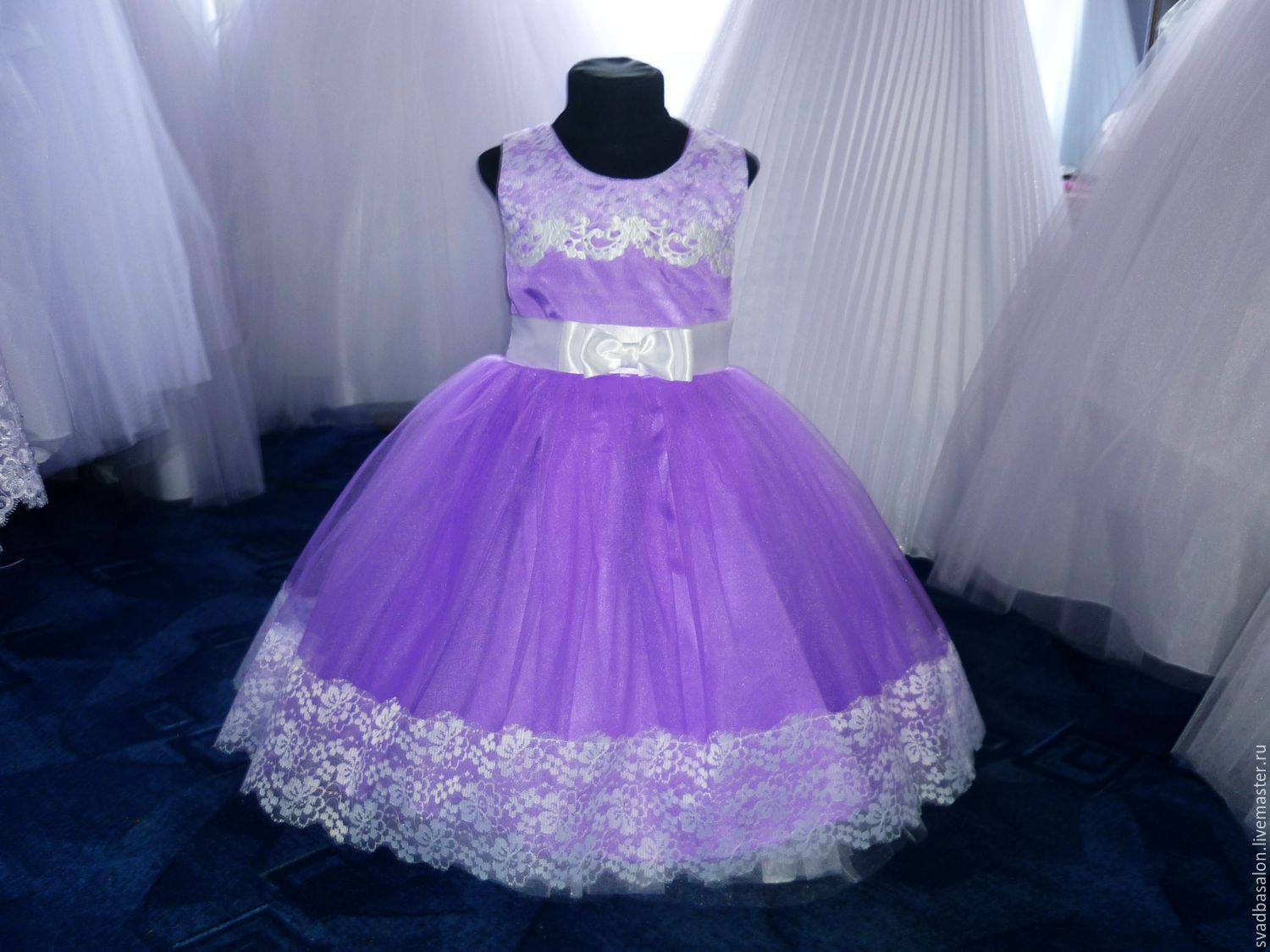 Платье детское нарядное фиолетовое кружево
