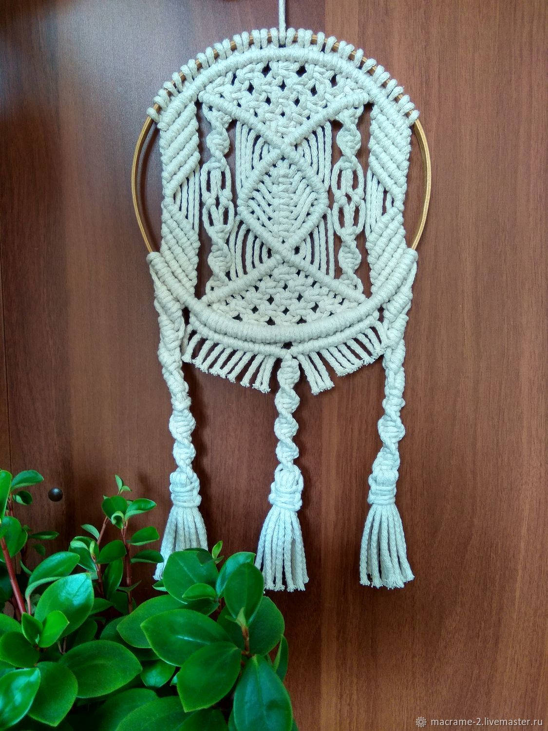 макраме ковер на стену. макраме москва. панно макраме на серой стене. круглое панно макраме. панно макраме.