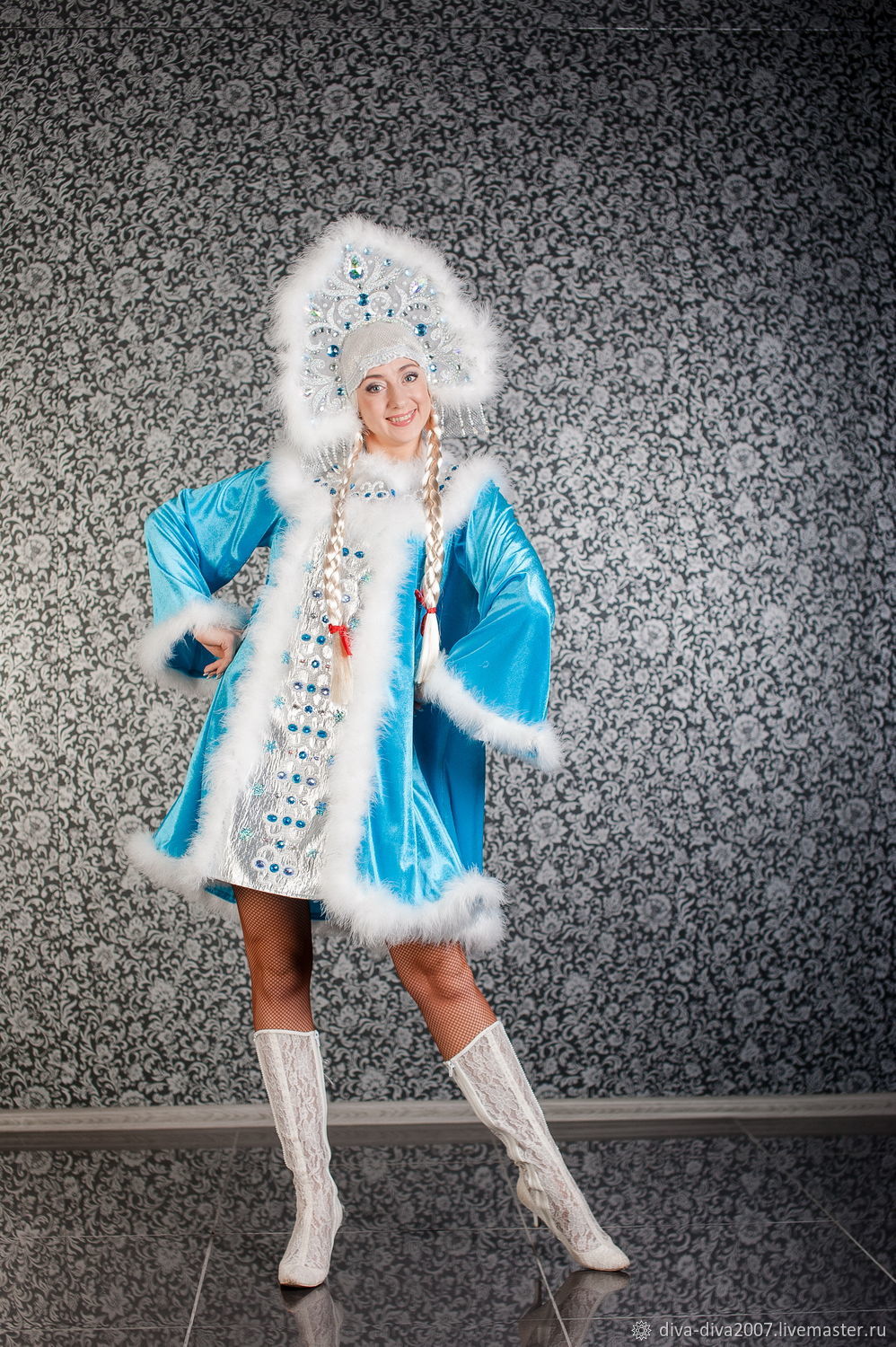 Маскарадный костюм снегурки