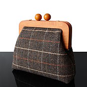 Сумки и аксессуары handmade. Livemaster - original item Brown tweed Bag on a wooden clasp with a strap. Handmade.