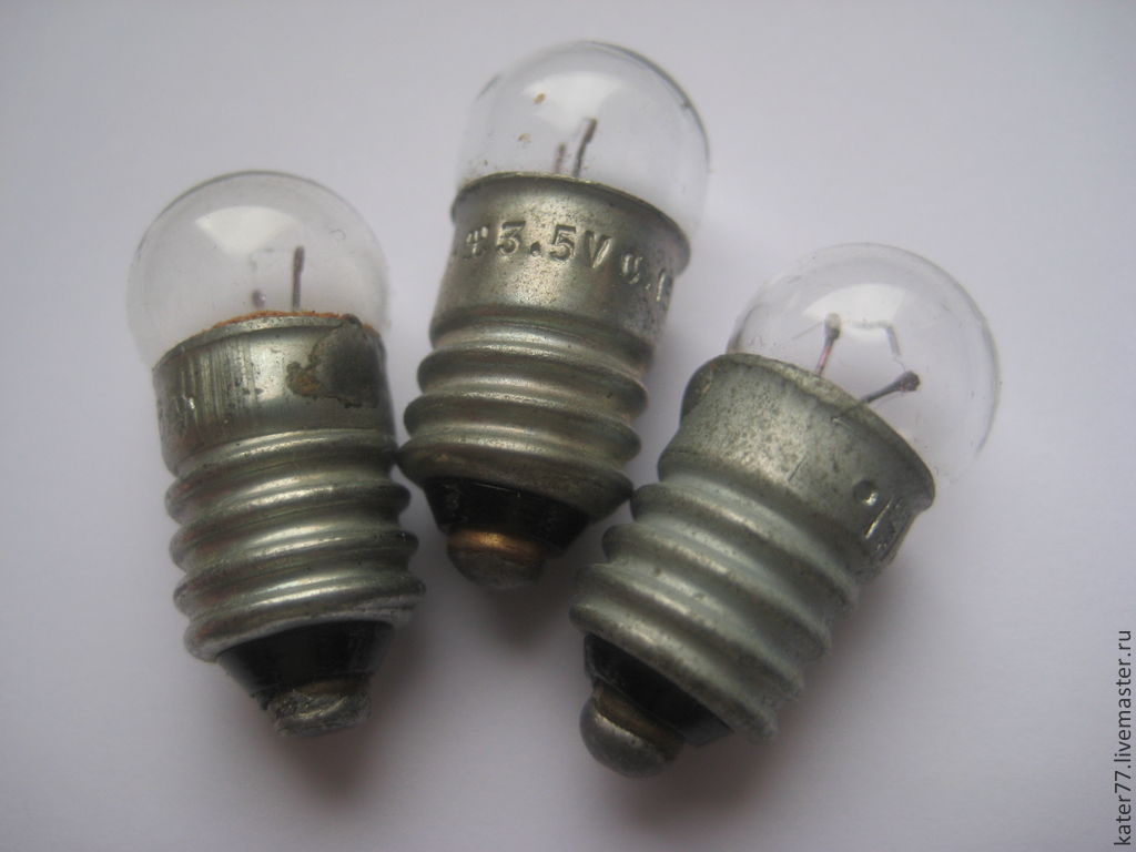Лампочки на 3 5 вольт. Лампочка СССР 6.3 вольта. Лампа для фонарика 2.5 вольт цоколь е10. Лампа е10 2.5v 0.25a. Лампа накаливания (6.3в, 0.3а), цоколь е10/13 аналог.