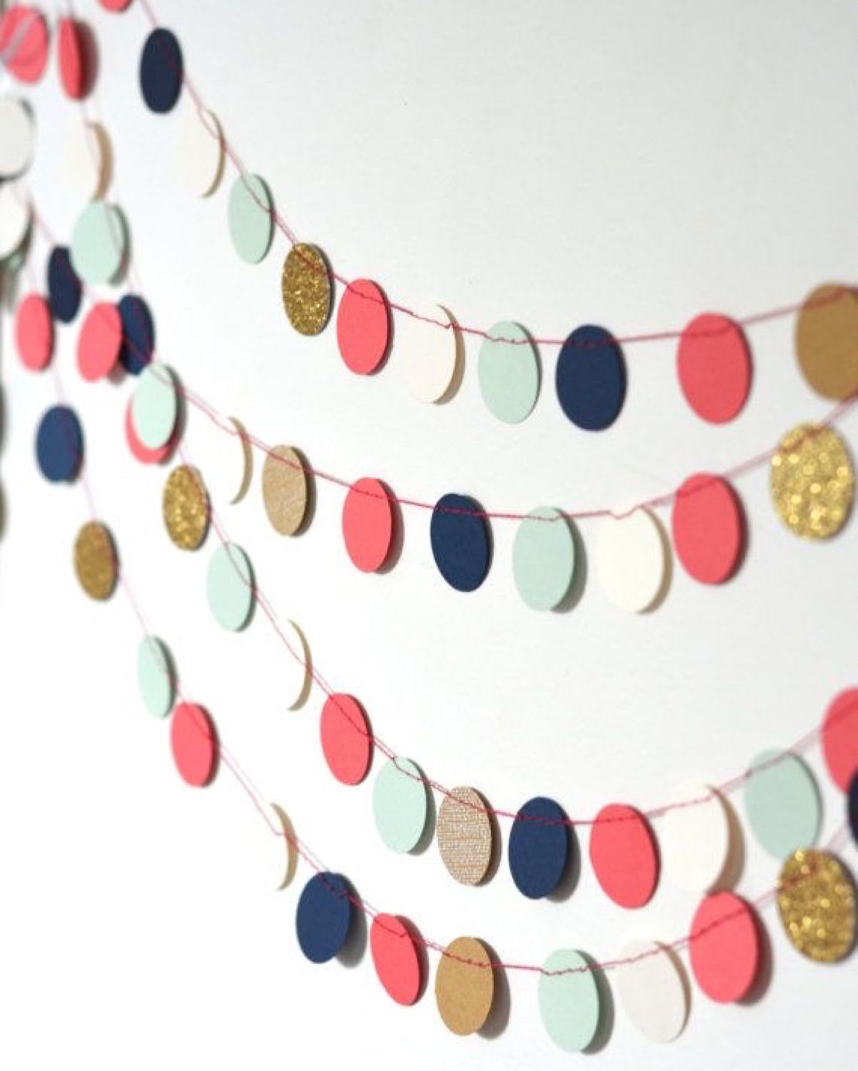 Гирлянда из бумаги купить в интернет-магазине Ярмарка Мастеров по цене ...