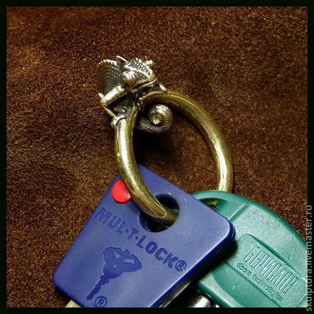 Брелок для ключей "Хамелеон - карманный друг"