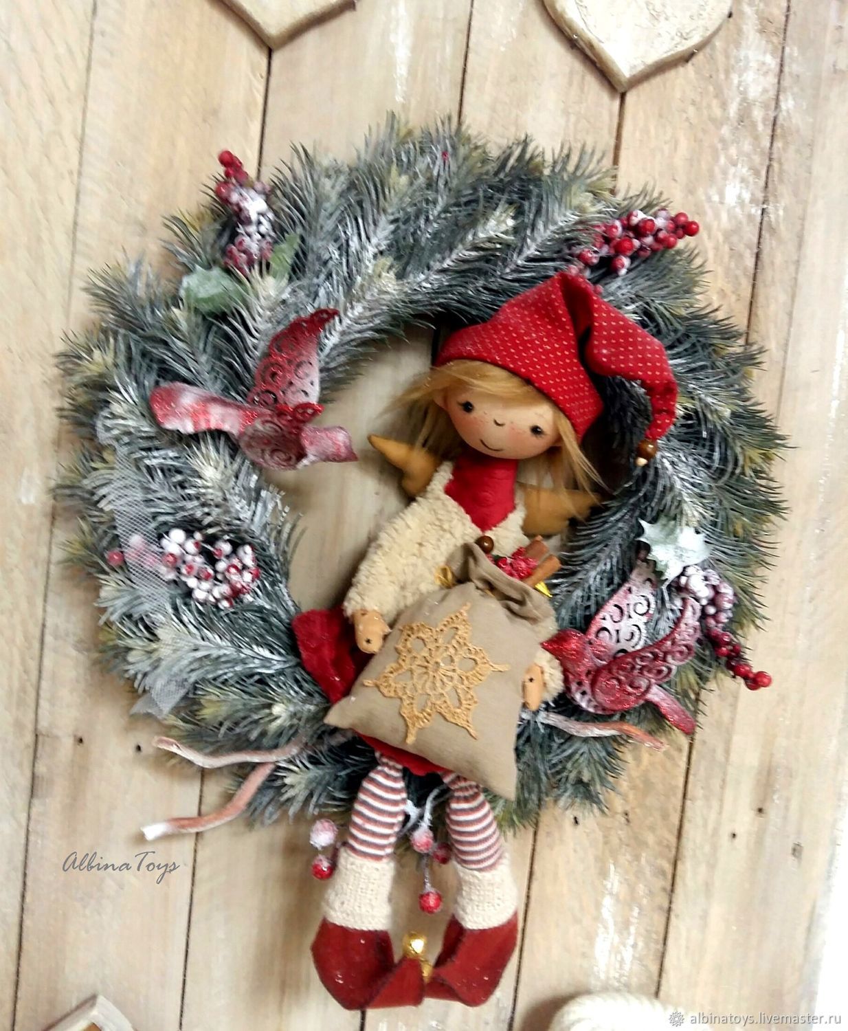 Wreaths. Christmas Elf. Christmas wreaths. Christmas wreath. Vintage wreath on the door AlbinaToys wreath © https://www.livemaster.ru/item/edit/23502665/copy/
