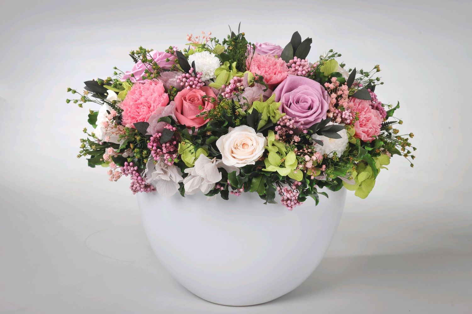 Композиции из стабилизированных цветов и растений в интернет-магазинеЯрмарка Мастеров по цене 17600 ₽ – J6TYWRU