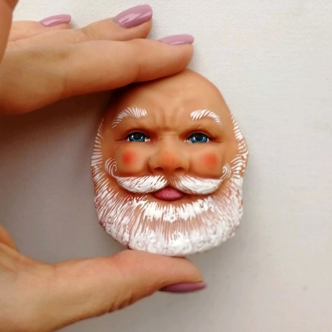 Лицо Деда Мороза из полимерной глины