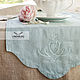 TABLECLOTHS: Linen path on the table with embroidery