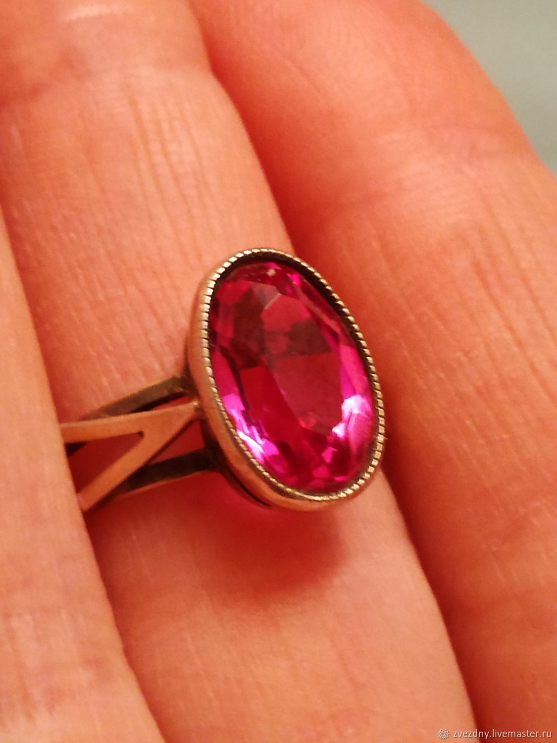 Как выглядит кольцо с рубином