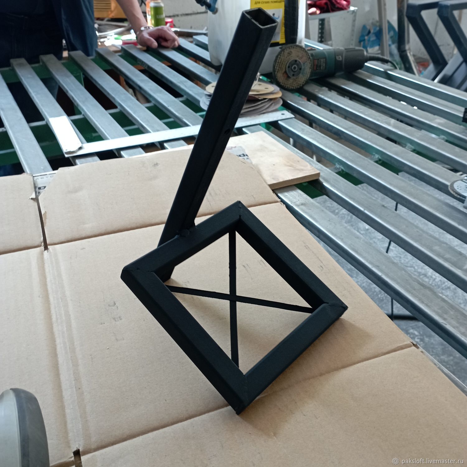 Держатель для цветов в интернет-магазине Ярмарка Мастеров по цене 500 ...