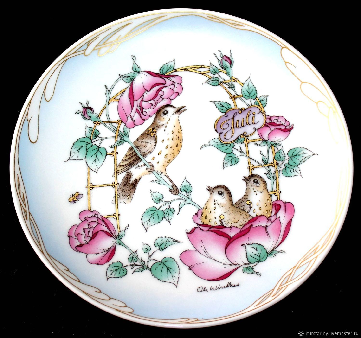 Vintage bird plates