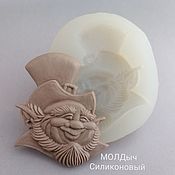 Материалы для творчества handmade. Livemaster - original item Silicone mold 5,5 x 5 cm Gnome. Handmade.