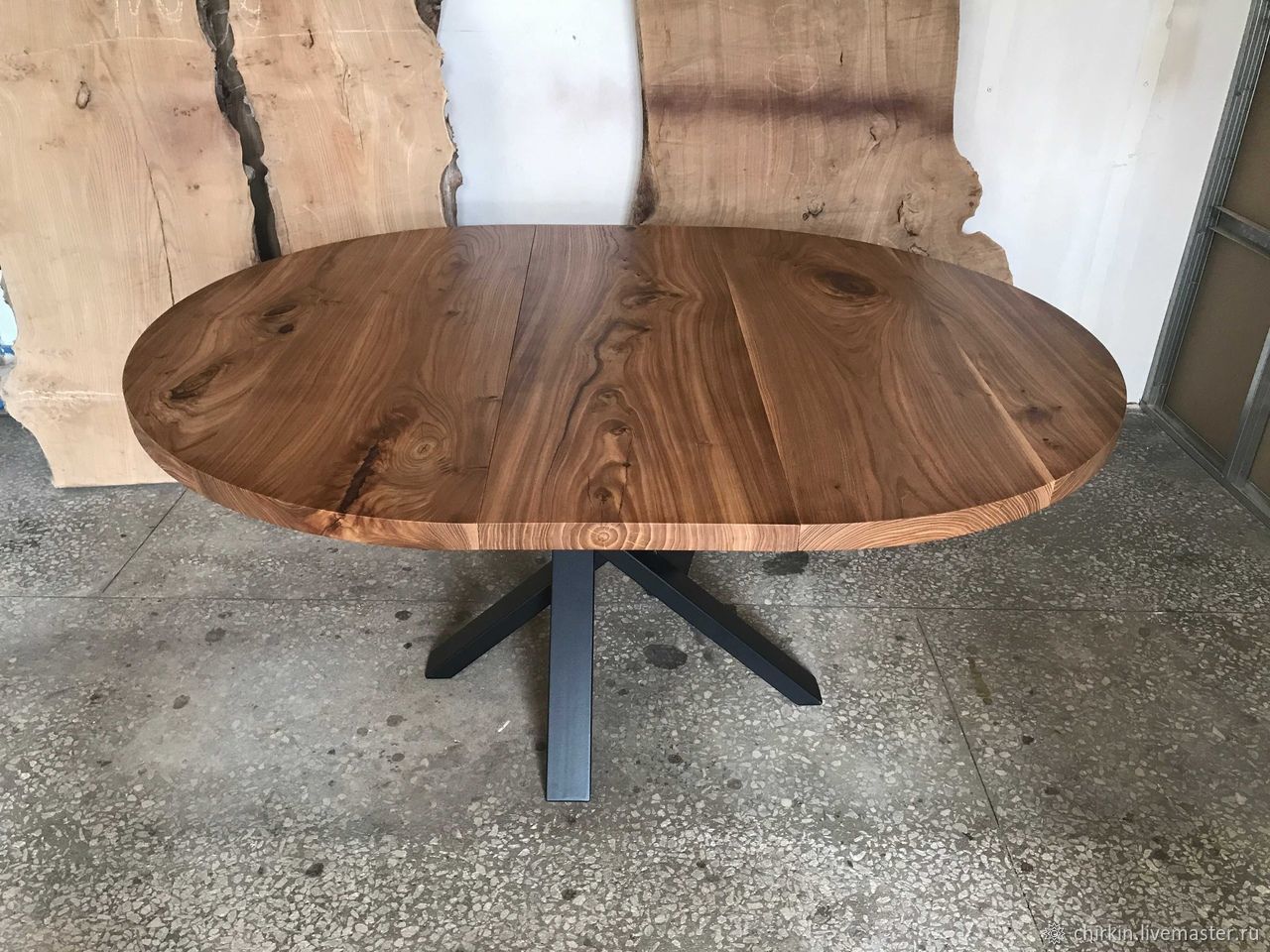 круглый раскладной стол из дерева