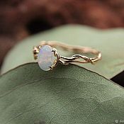 Серебряное кольцо с солнечным камнем