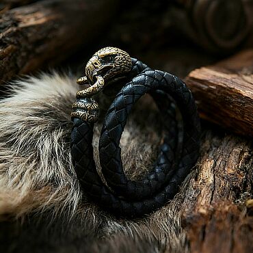 Украшения ручной работы. Ярмарка Мастеров - ручная работа Браслет Сокол из кожи и бронзы. Handmade.