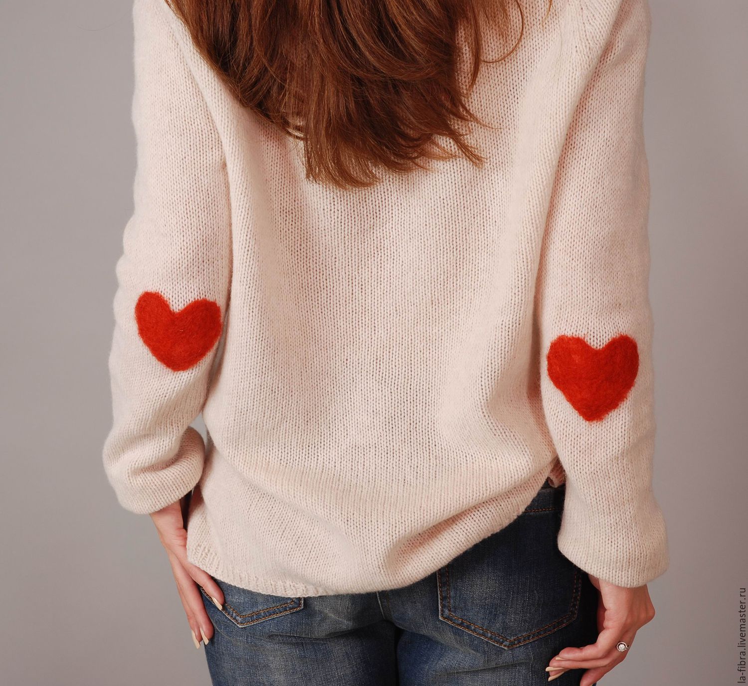 Покажи мне кофту. Свитер с сердечками. Вязаный свитер с сердцем. Джемпер с сердцем. Джемпер с сердечками.