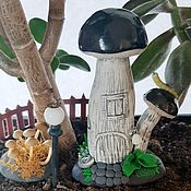 Цветы и флористика handmade. Livemaster - original item Mini house mushroom Forest hotel (decoration of a mini garden). Handmade.