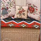 Подушки: подушка валик на окно декоративная от сквозняков сердечки