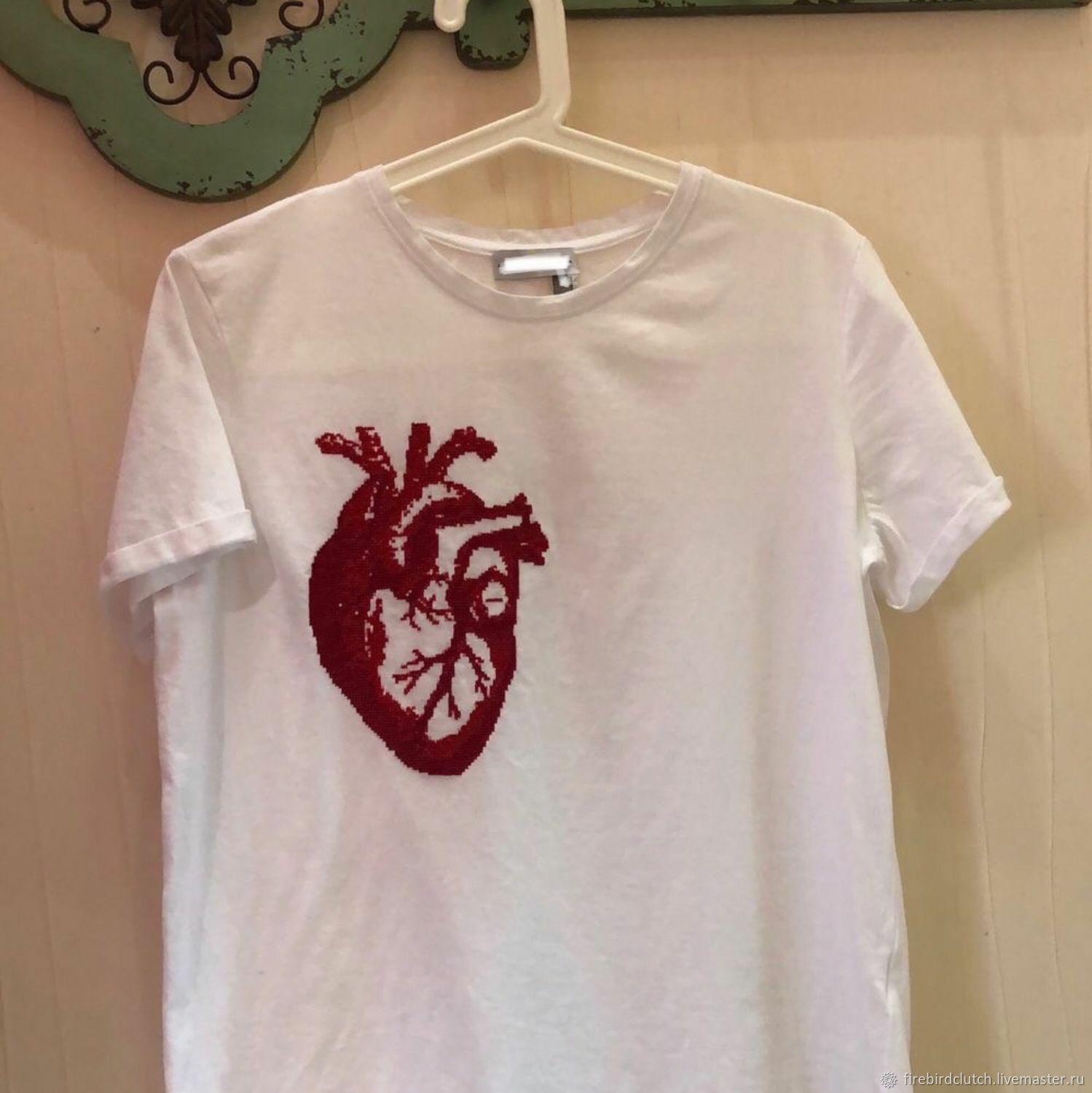 Вышивка сердце на футболке