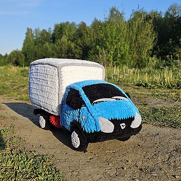 Материалы для творчества ручной работы. Ярмарка Мастеров - ручная работа "Плюшевый грузовик" мастер-класс по вязанию игрушки крючком. Handmade.