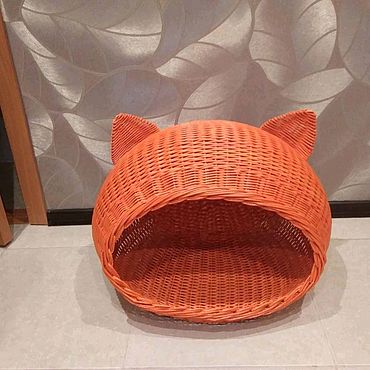 Плетём домик для кошки из газетных трубочек