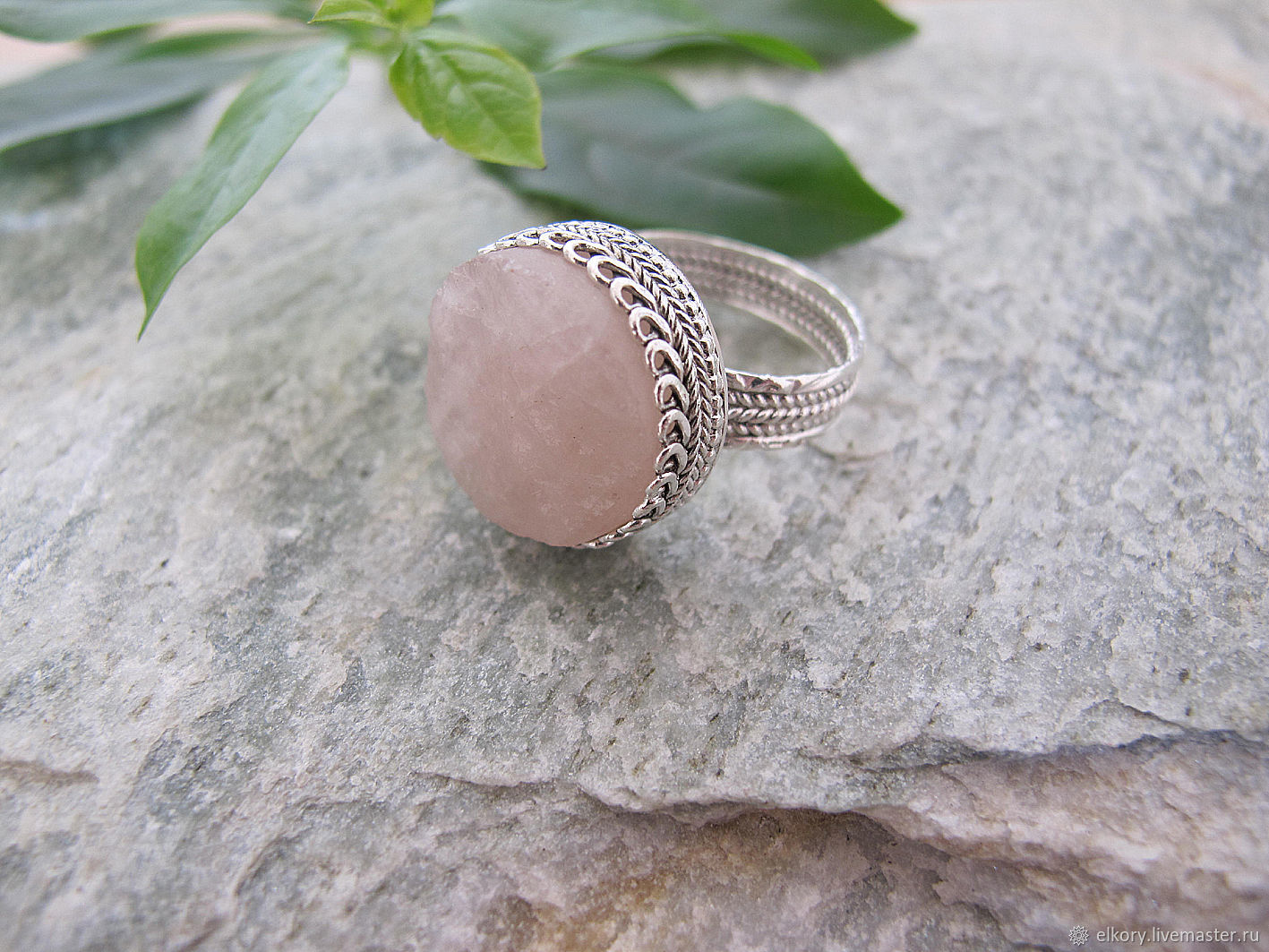 Кольцо серебро розовый. 33357- Комплект Caramel из серебра с розовым кварцем - 3 изделия. Кольцо 1972 серебряное с розовым кварцем. Кольцо с розовым кварцем в серебре.