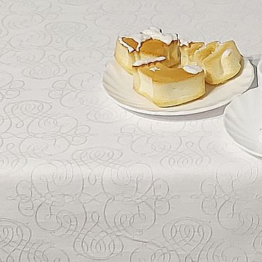 Скатерти - купить в интернет-магазине Ярмарка Мастеров | Скатерти по ...