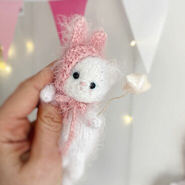Вязаный котенок в шапочке. . Куклы и игрушки ручной работы - Ярмарка Мастеров Куклы и игрушки ручной работы. Ярмарка Мастеров - ручная работа Вязаный котенок в шапочке. Handmade.