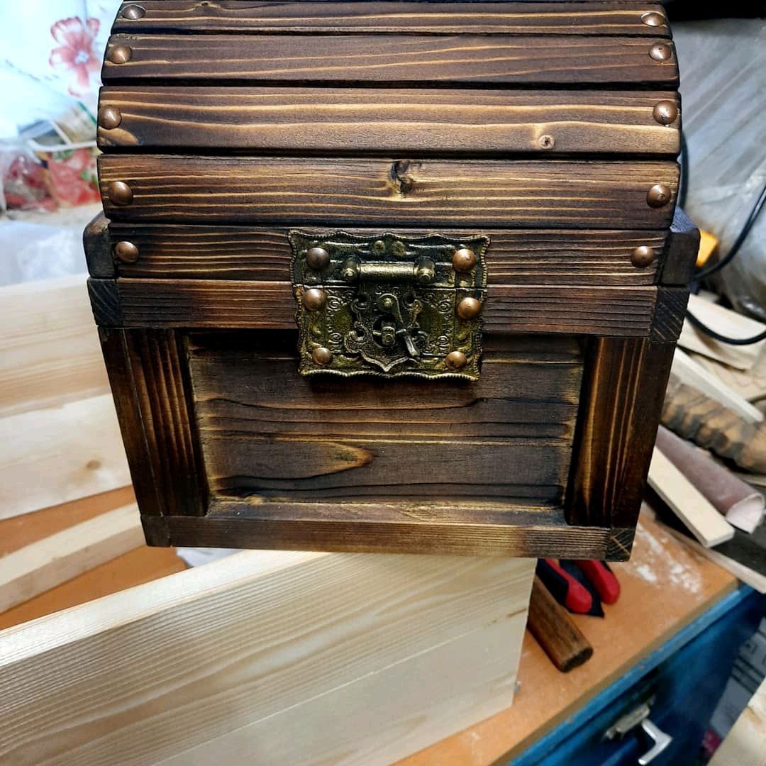 3 сундука. Сундуки старинные деревянные. Пуфик сундук. Сундук. Авито деревянные сундуки.