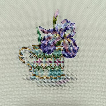 Картины и панно ручной работы. Ярмарка Мастеров - ручная работа Чашка и Ирис. Handmade.