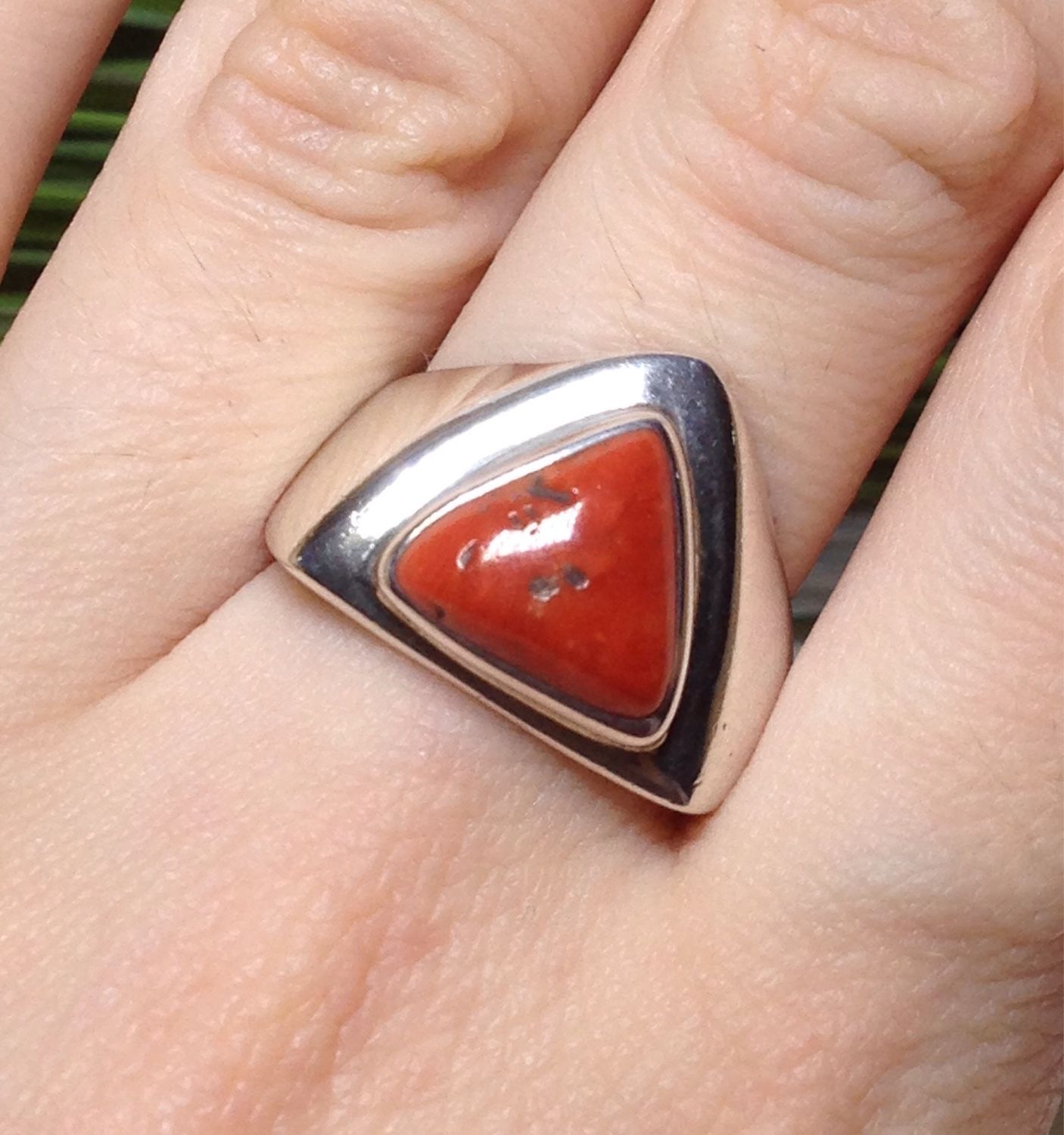 5. кольца с натуральным кораллом. кольцо с красным кораллом. коралл в ювелирных изделиях. ювелирные украшения.