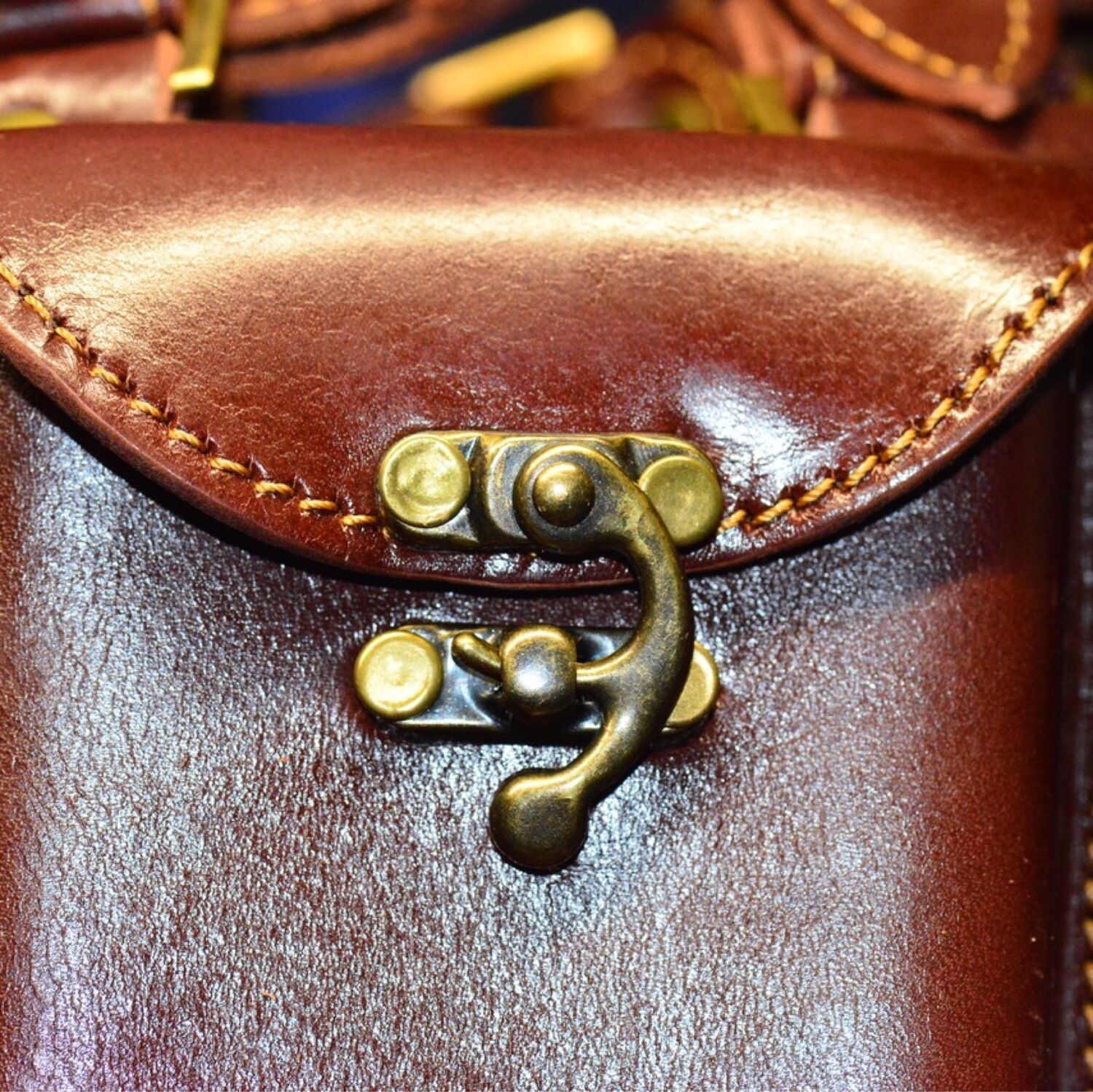 Подтяжки из натуральной кожи «Georgia” с футляром для мобильного тел в ...