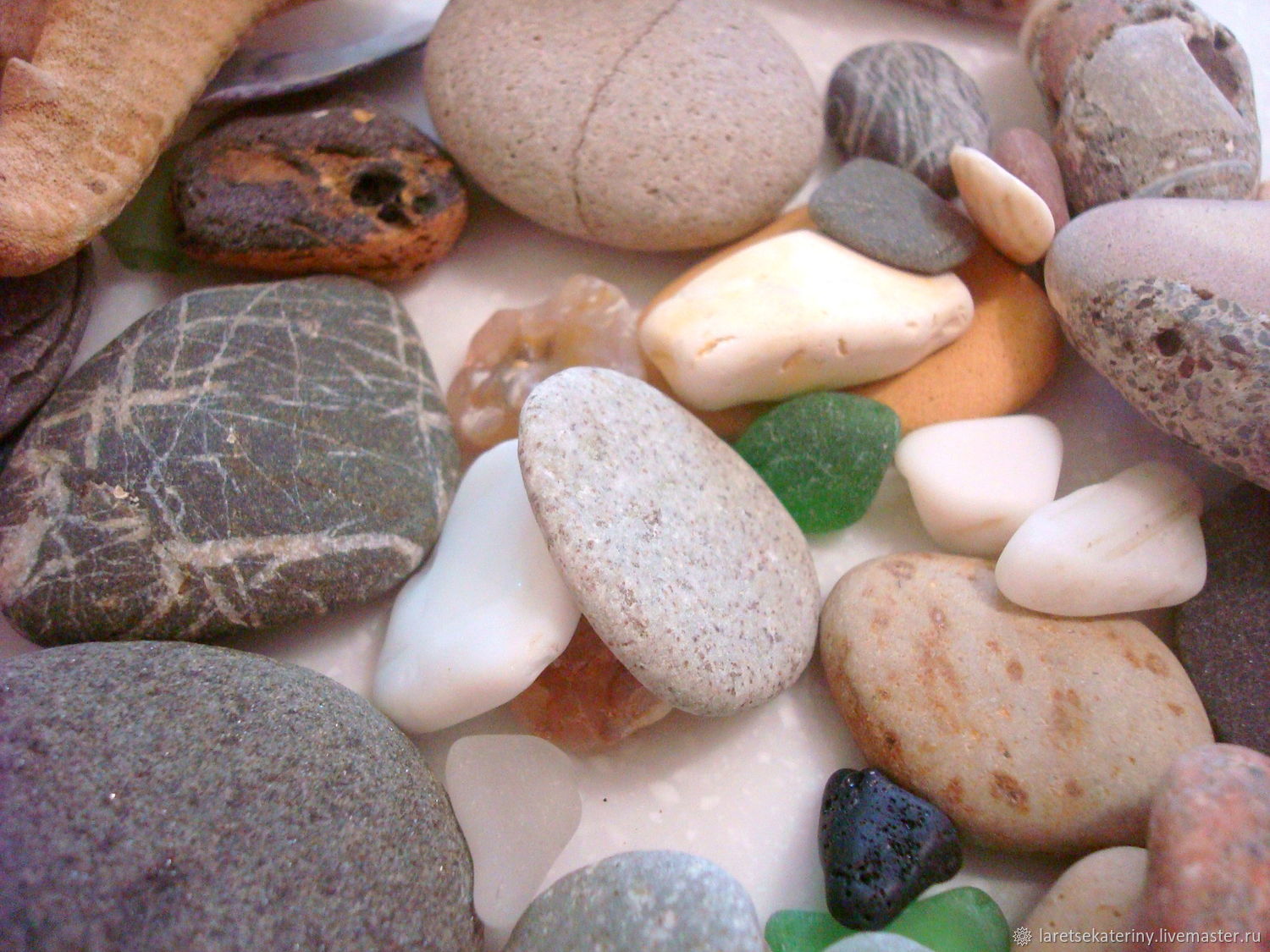 Стеклянные морские камушки