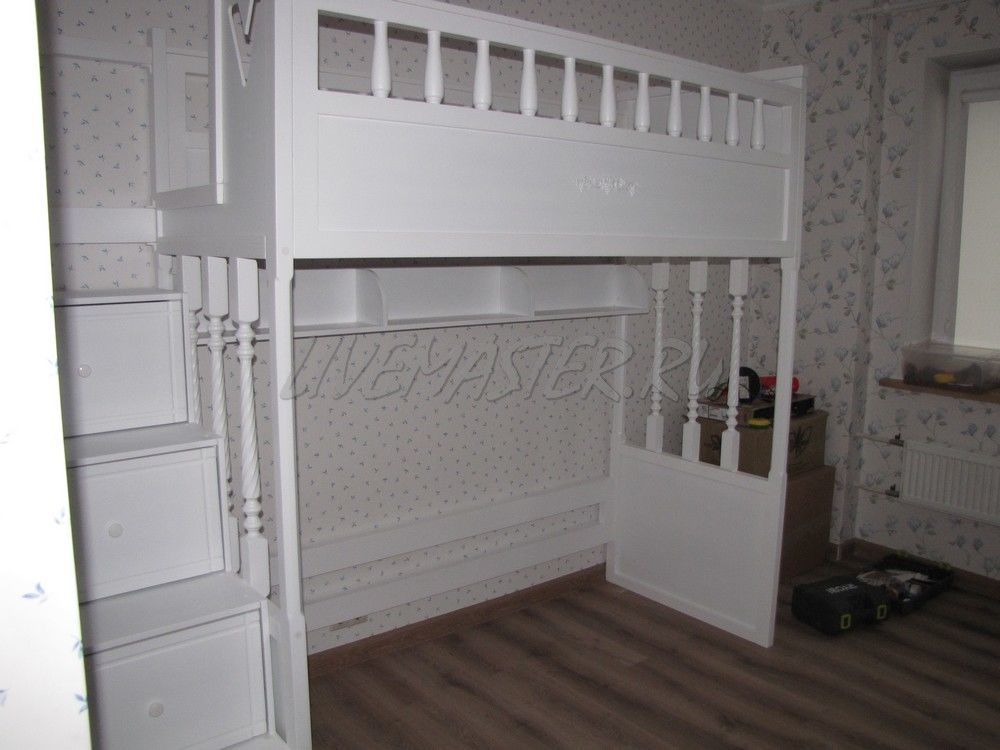 Кровать чердак юниор 3 с металлической лестницей