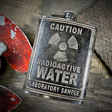 Фляга Radioactive премиум с тиснением мужская из натуральной кожи. . Сувениры и подарки ручной работы - Ярмарка Мастеров Сувениры и подарки ручной работы. Ярмарка Мастеров - ручная работа Фляга Radioactive премиум с тиснением мужская из натуральной кожи. Handmade.