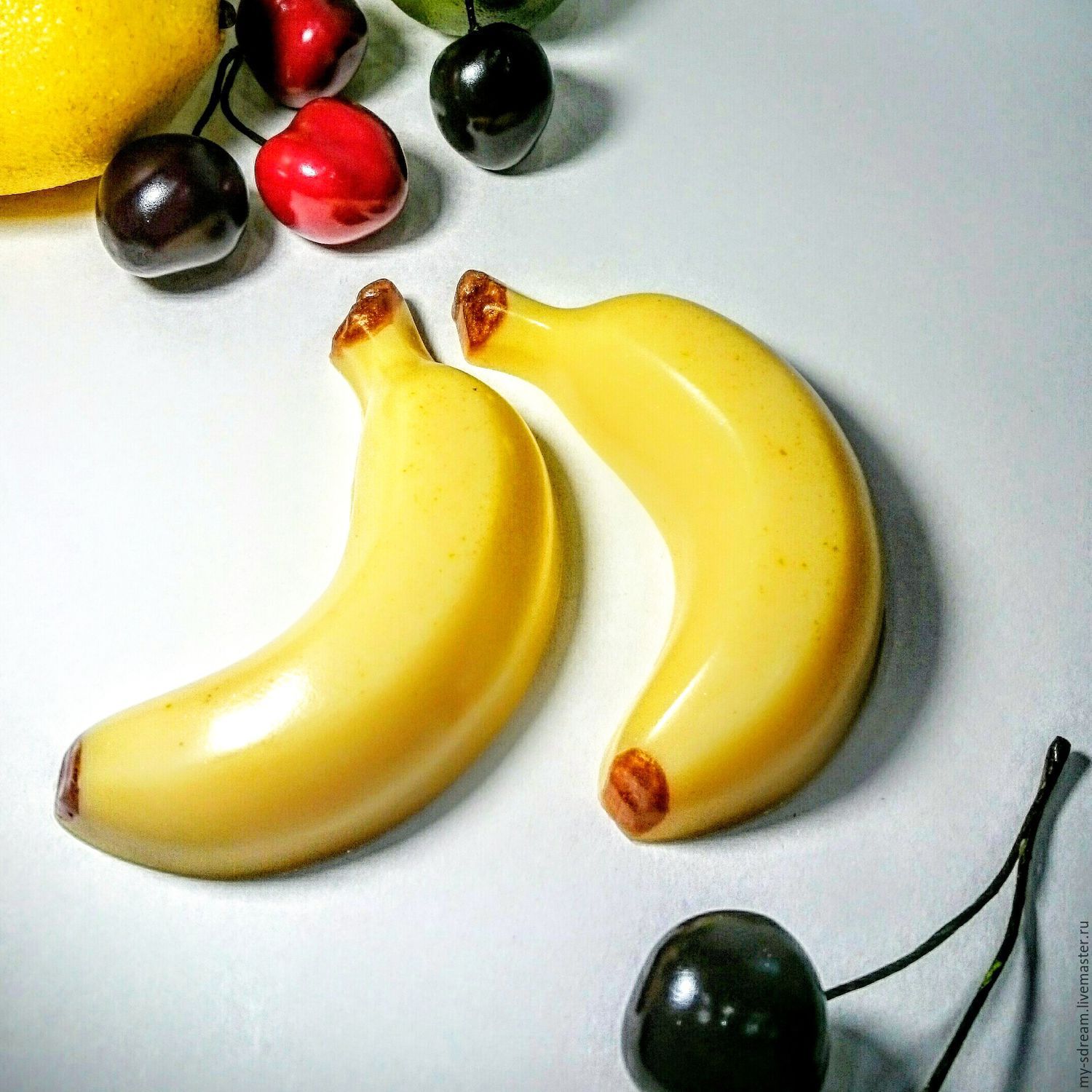Помытые бананы. Мытые бананы. Форма для мыла банан. Мытые бананы. Моет банан.
