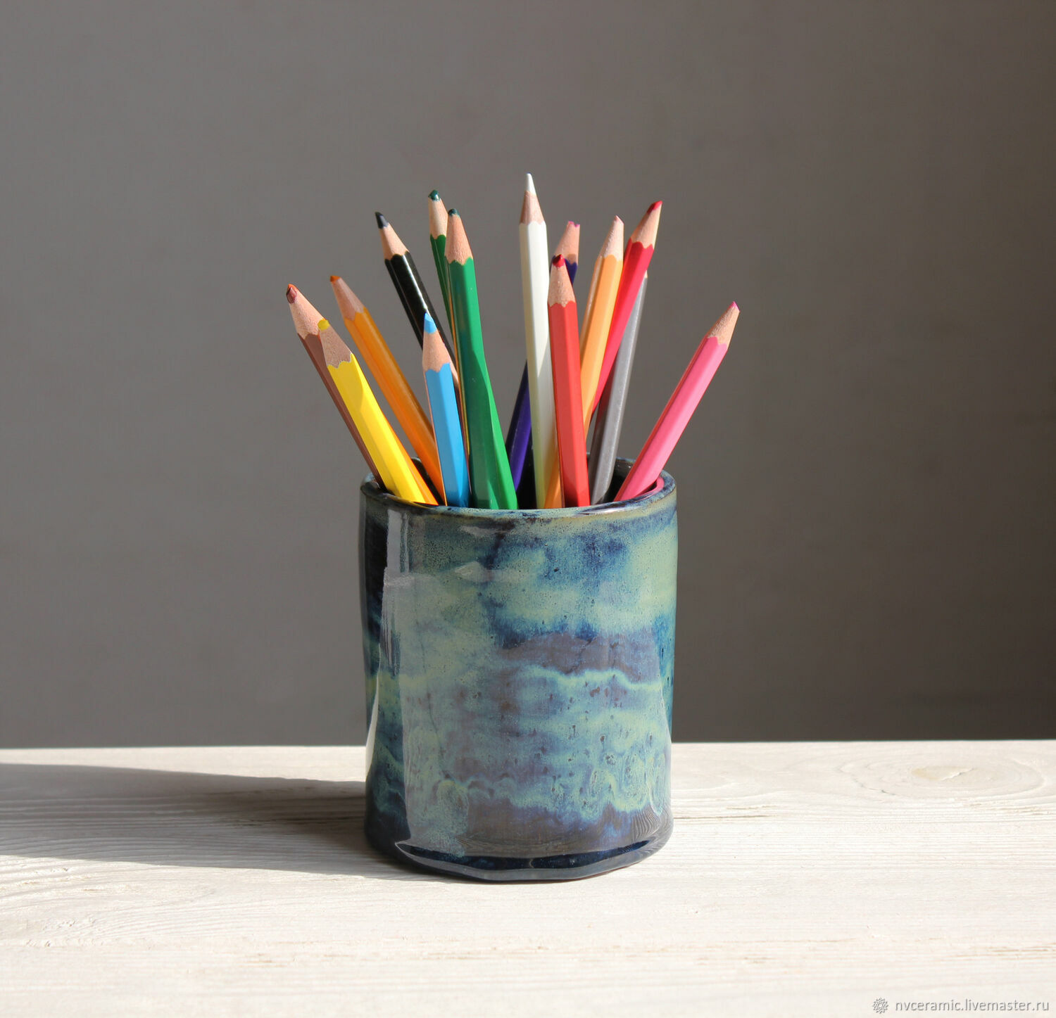 Как сделать подставку для ручек и карандашей из фанеры