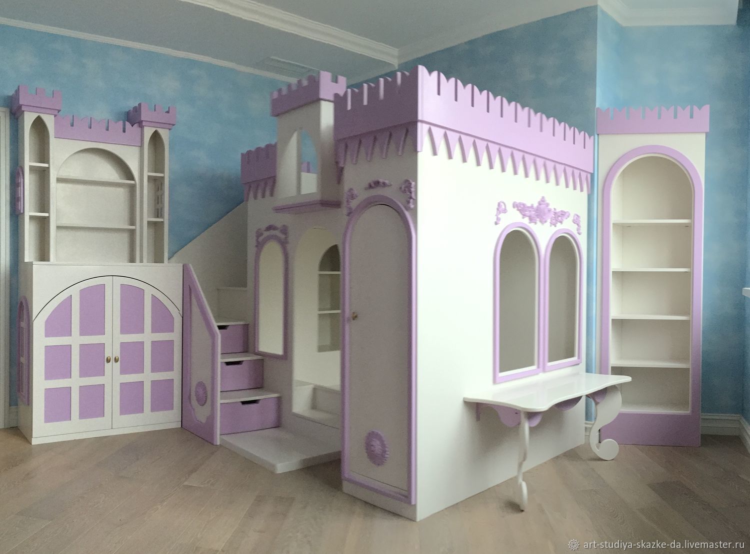 Детская кровать чердак замок принцессы