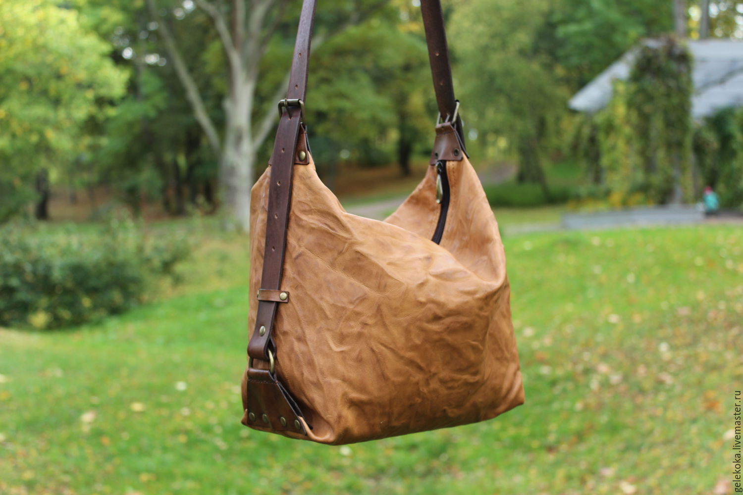 Женская сумка из мятой кожи