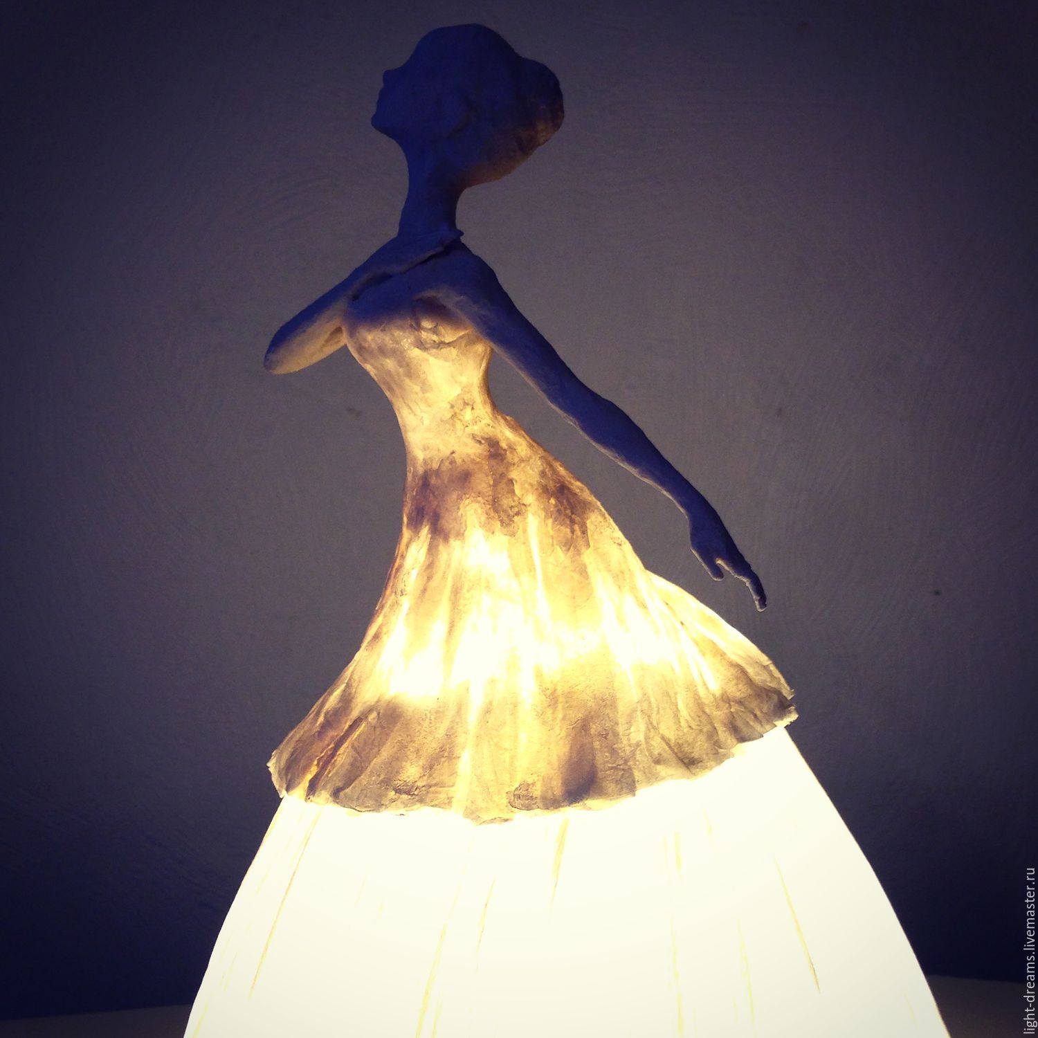 Лампа танцовщица