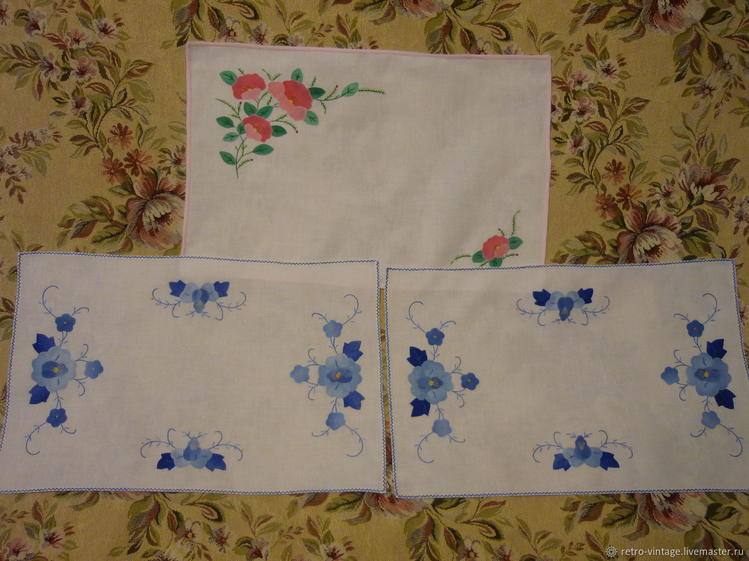 Скатерть с аппликацией своими руками. Скатерть тюльпанами вышивка. Аппликация скатерть. Аппликация скатерть. Салфетка с вышивкой.