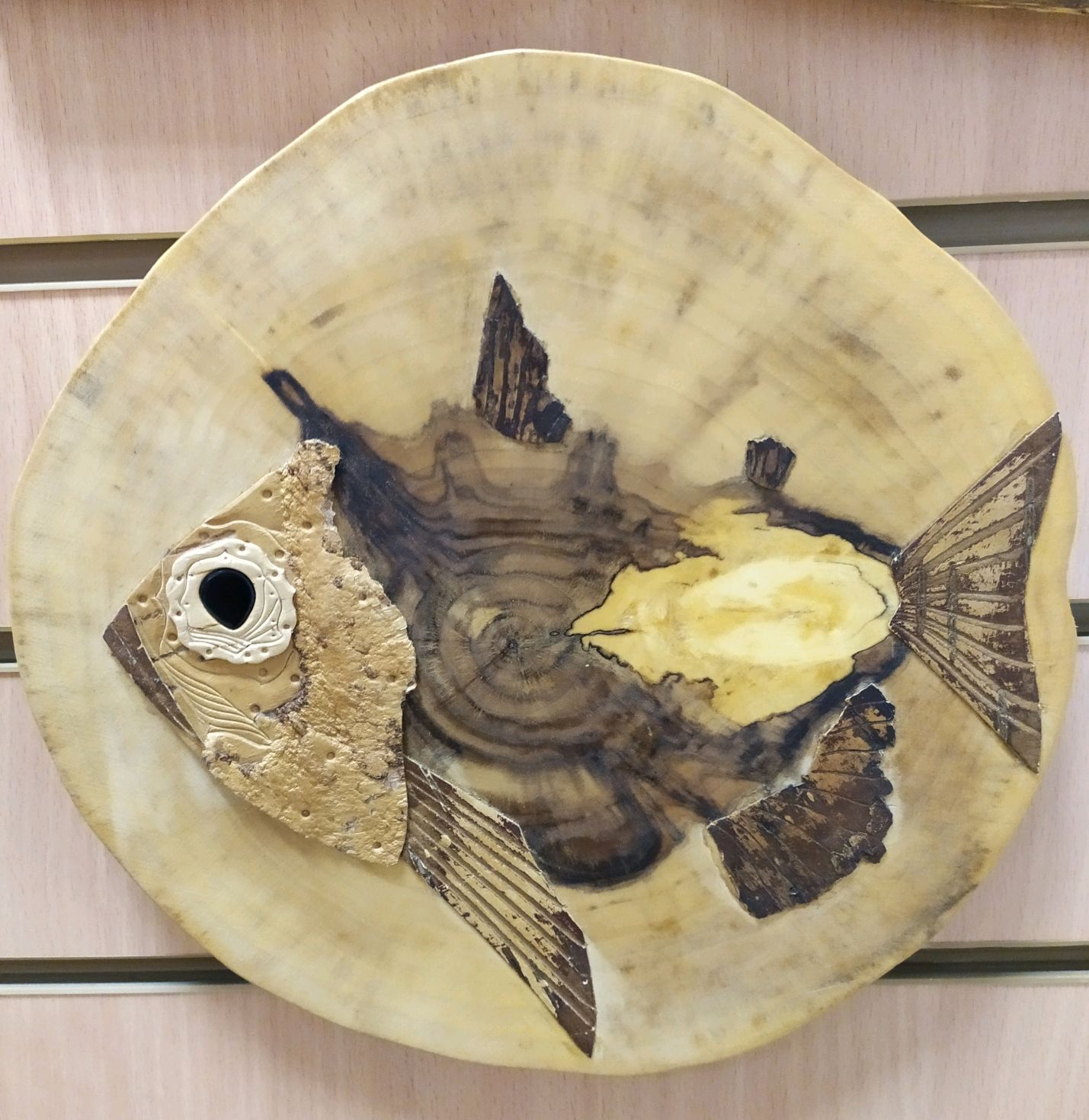 Полка рыба из дерева