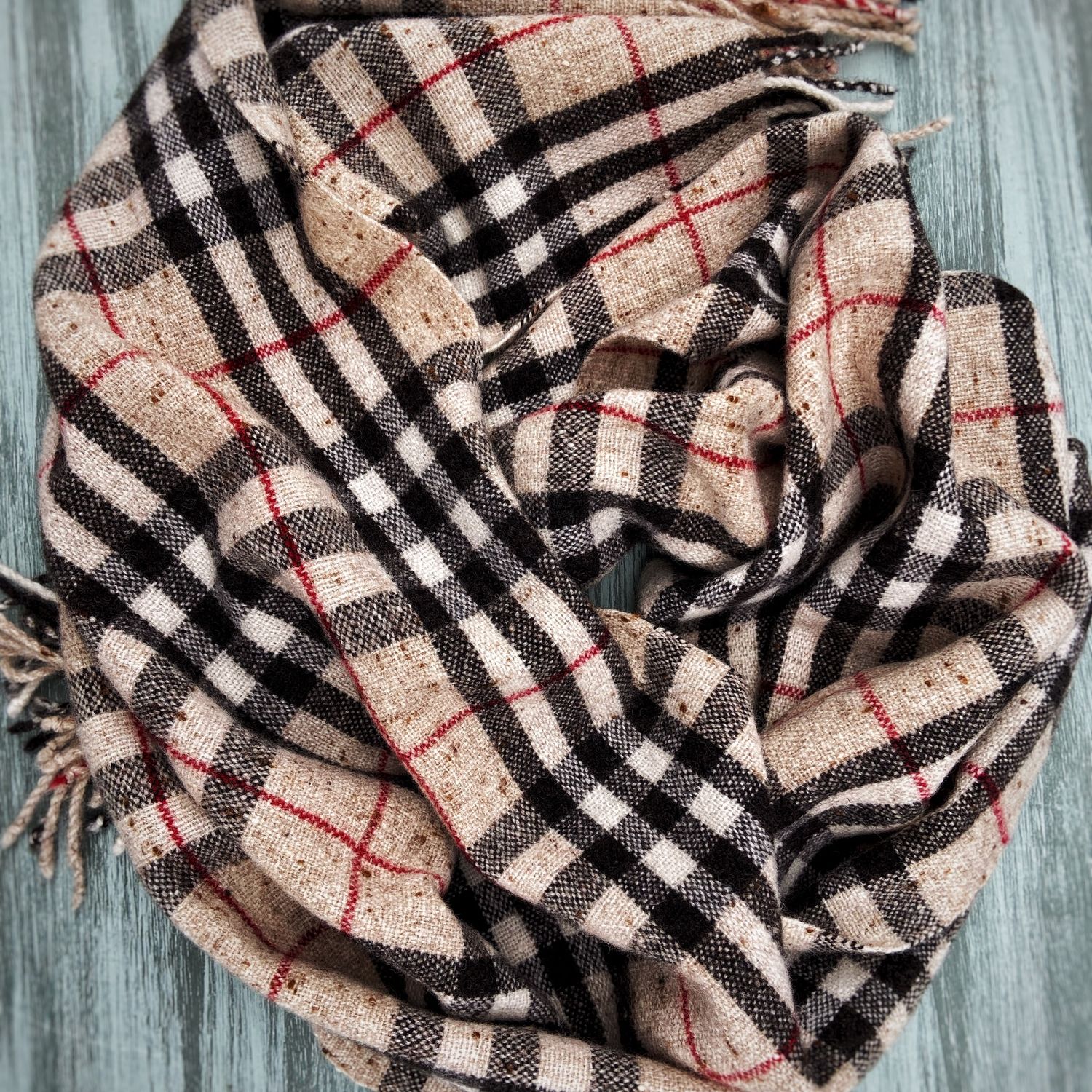 Burberry tan hotsell plaid scarf