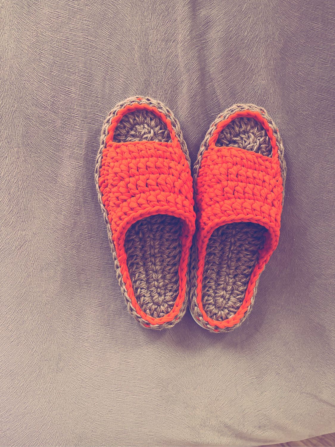 Тапочки домашние из трикотажных ниток в интернет-магазине Ярмарка ...